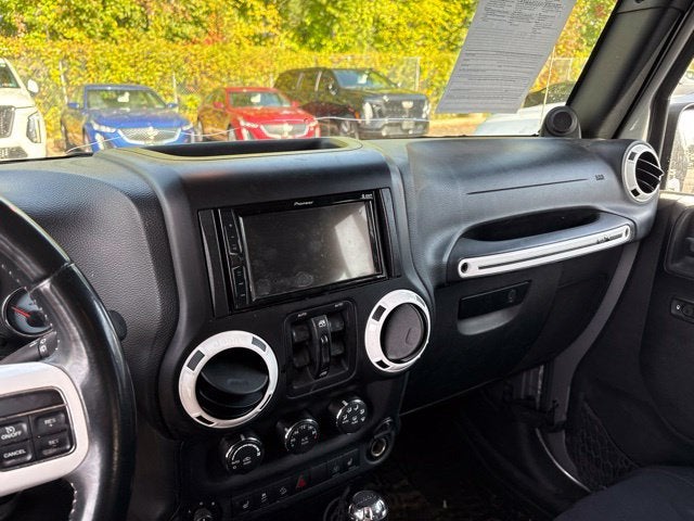 2014 Jeep Wrangler Unlimited Polar Edition
