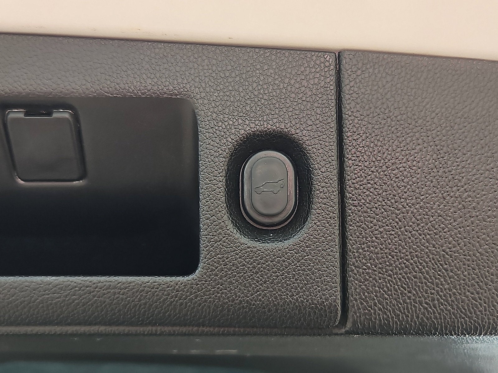 2016 Cadillac Escalade Luxury Collection