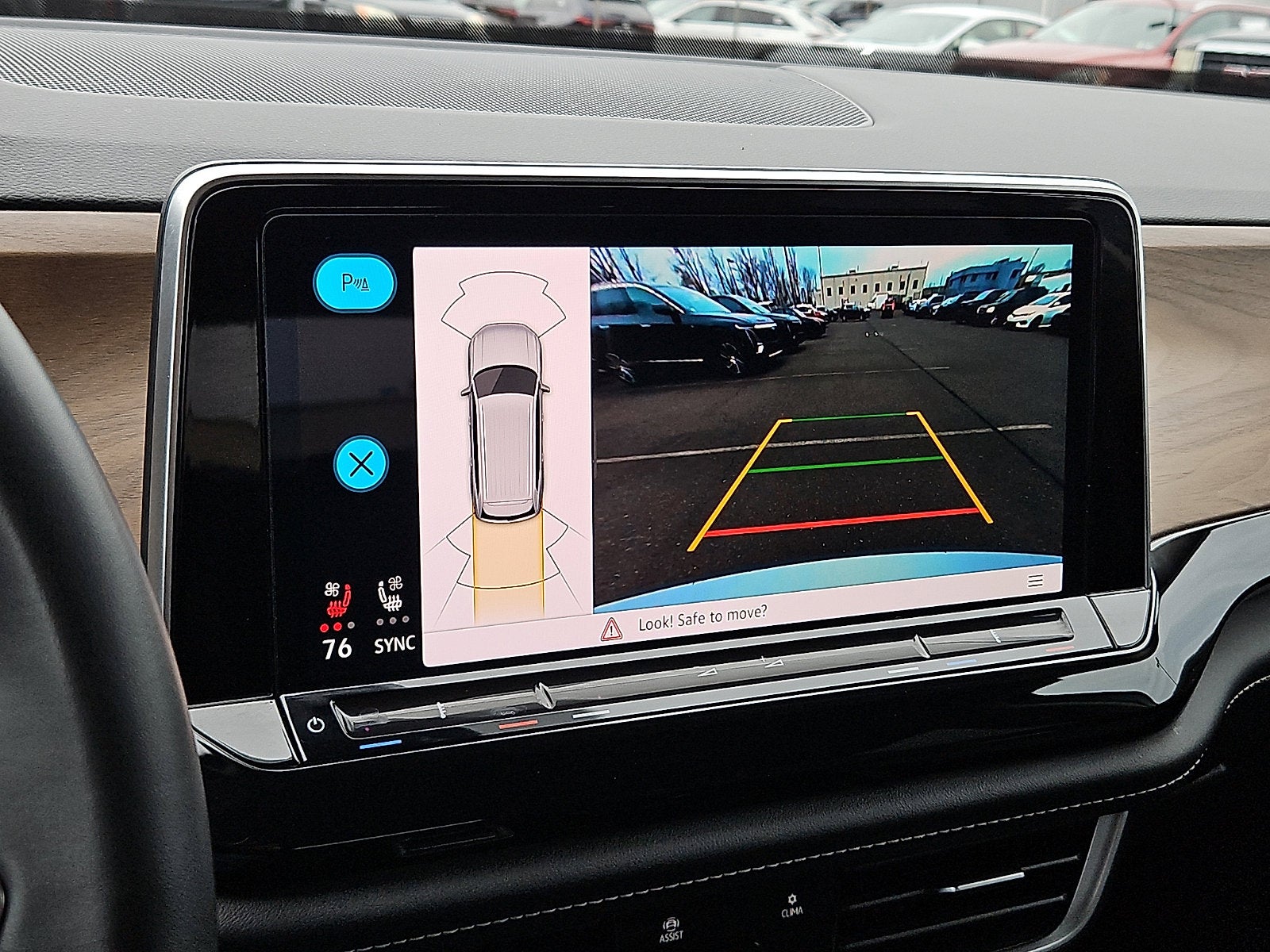 2024 Volkswagen Atlas 2.0T SE w/Technology