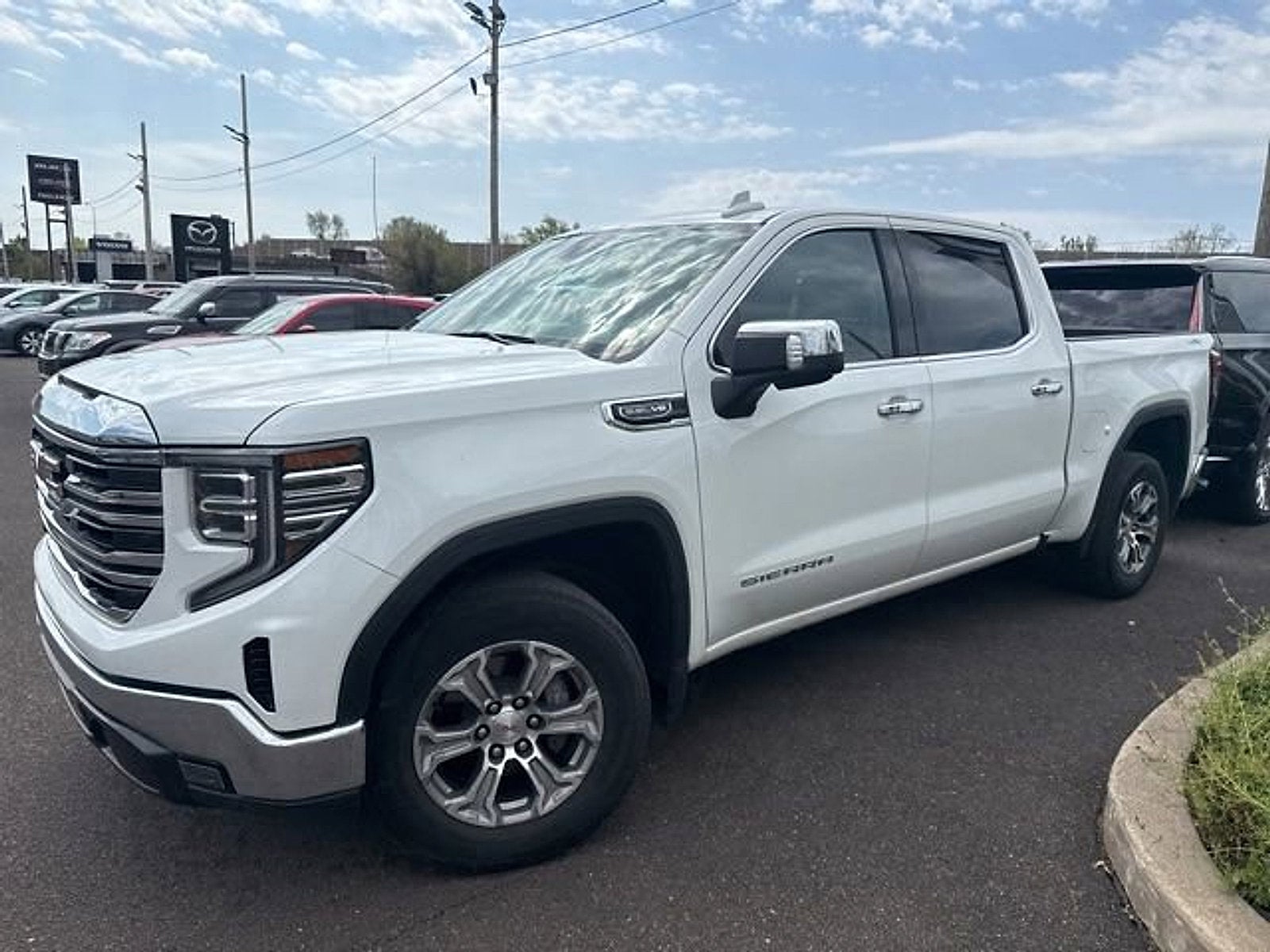 2025 GMC Sierra 1500 SLT