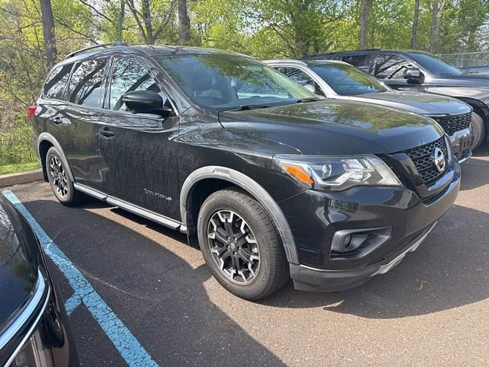 2020 Nissan Pathfinder SL