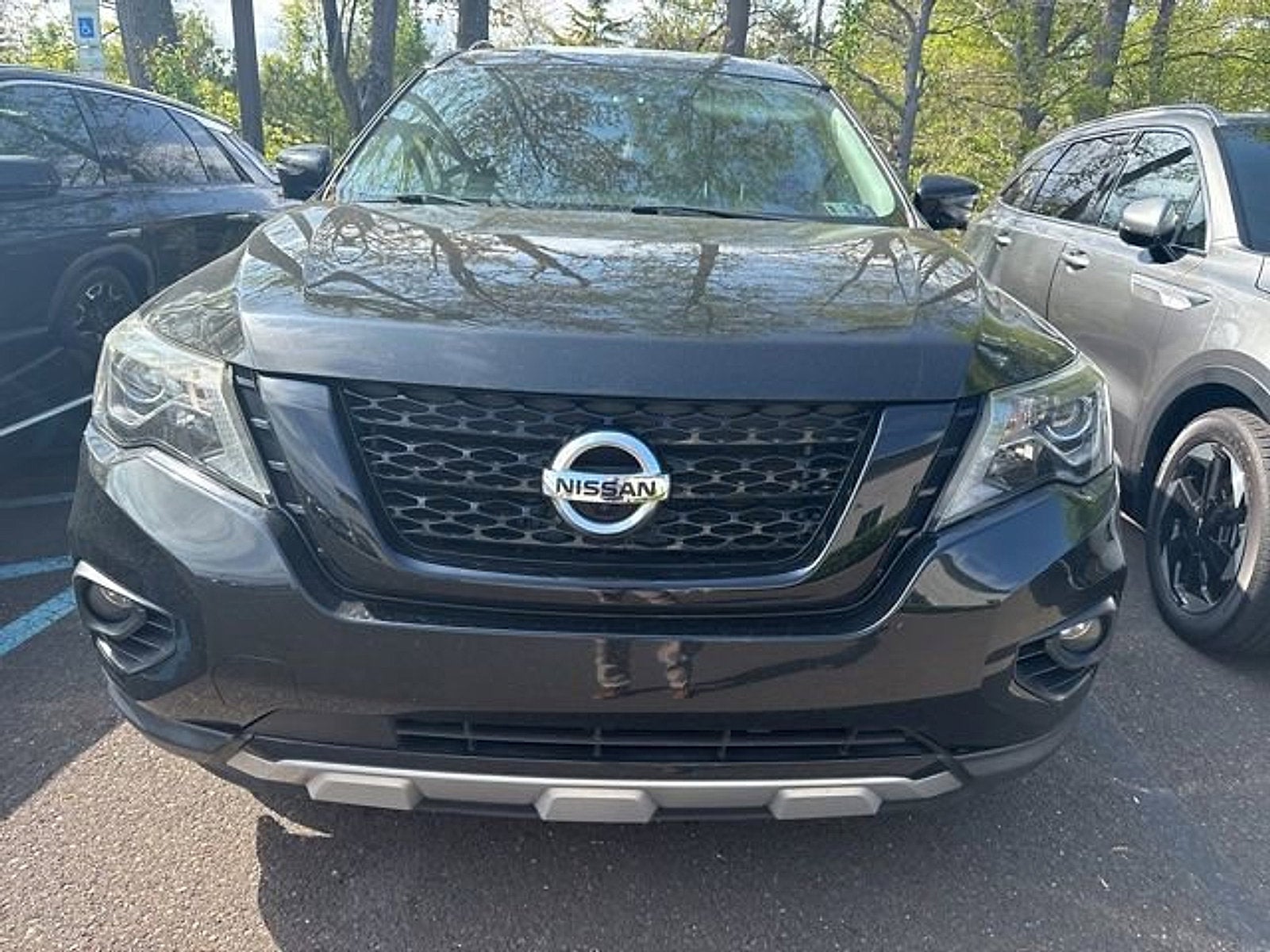 2020 Nissan Pathfinder SL