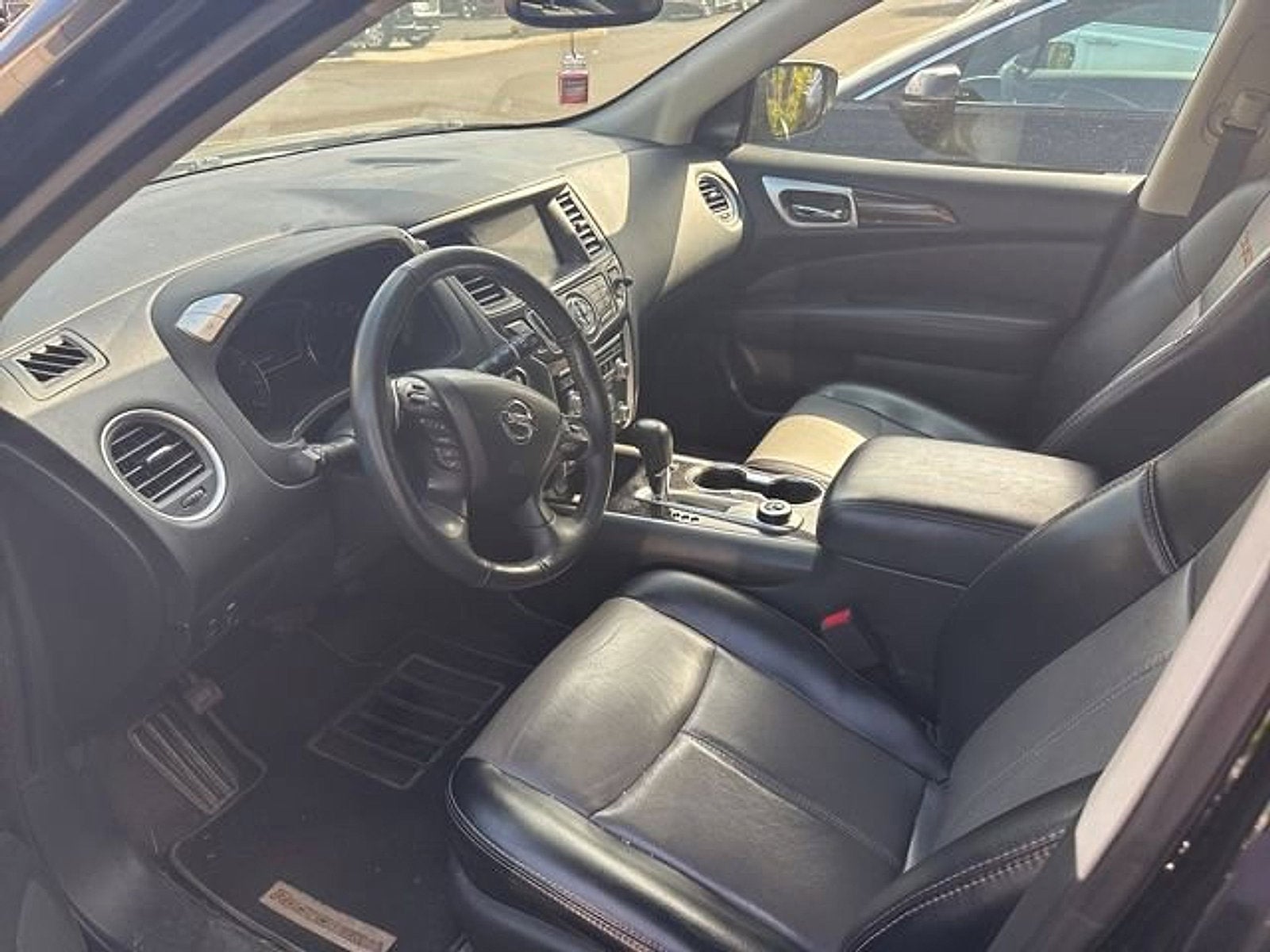 2020 Nissan Pathfinder SL