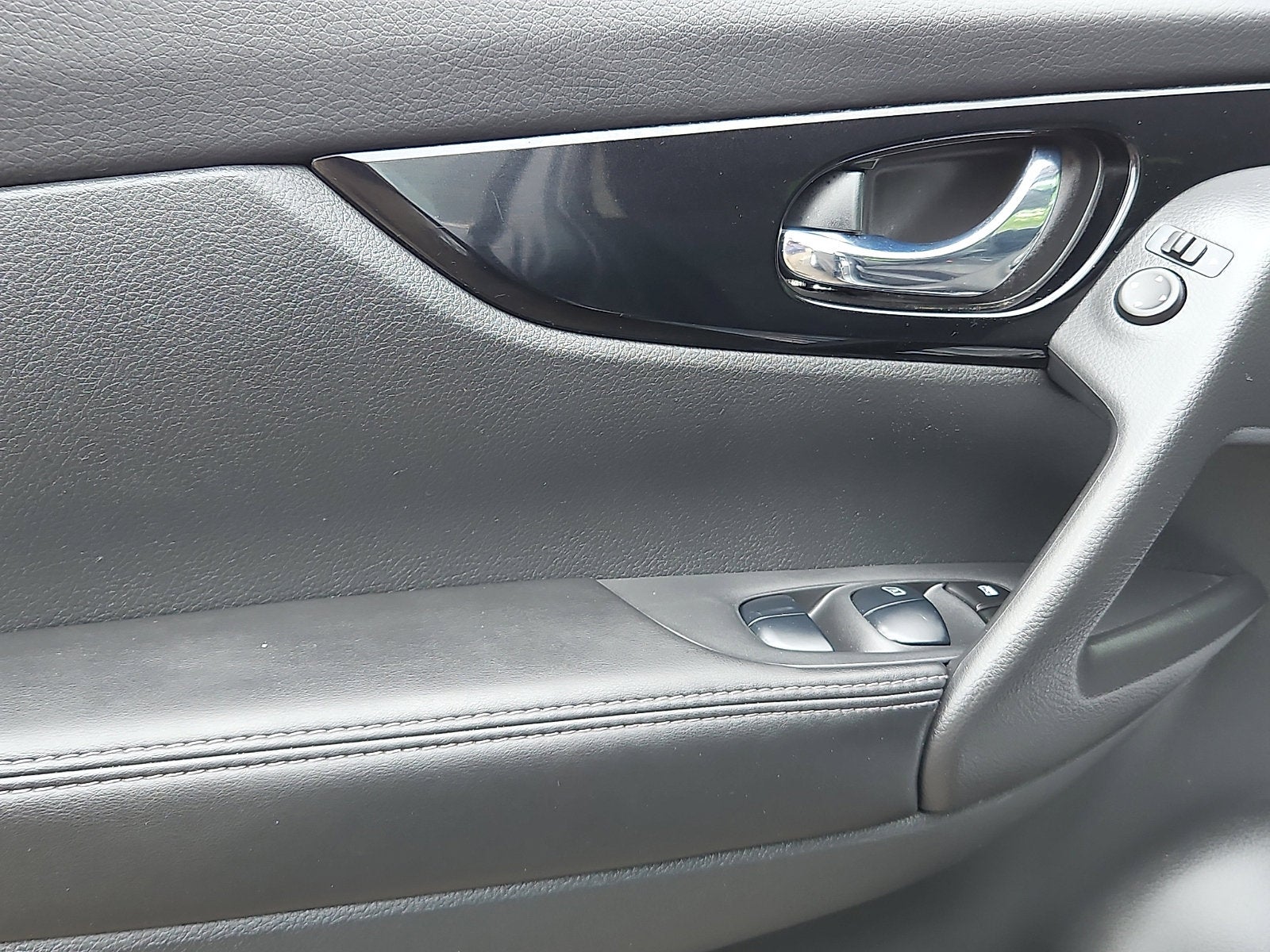 2020 Nissan Rogue Sport SV
