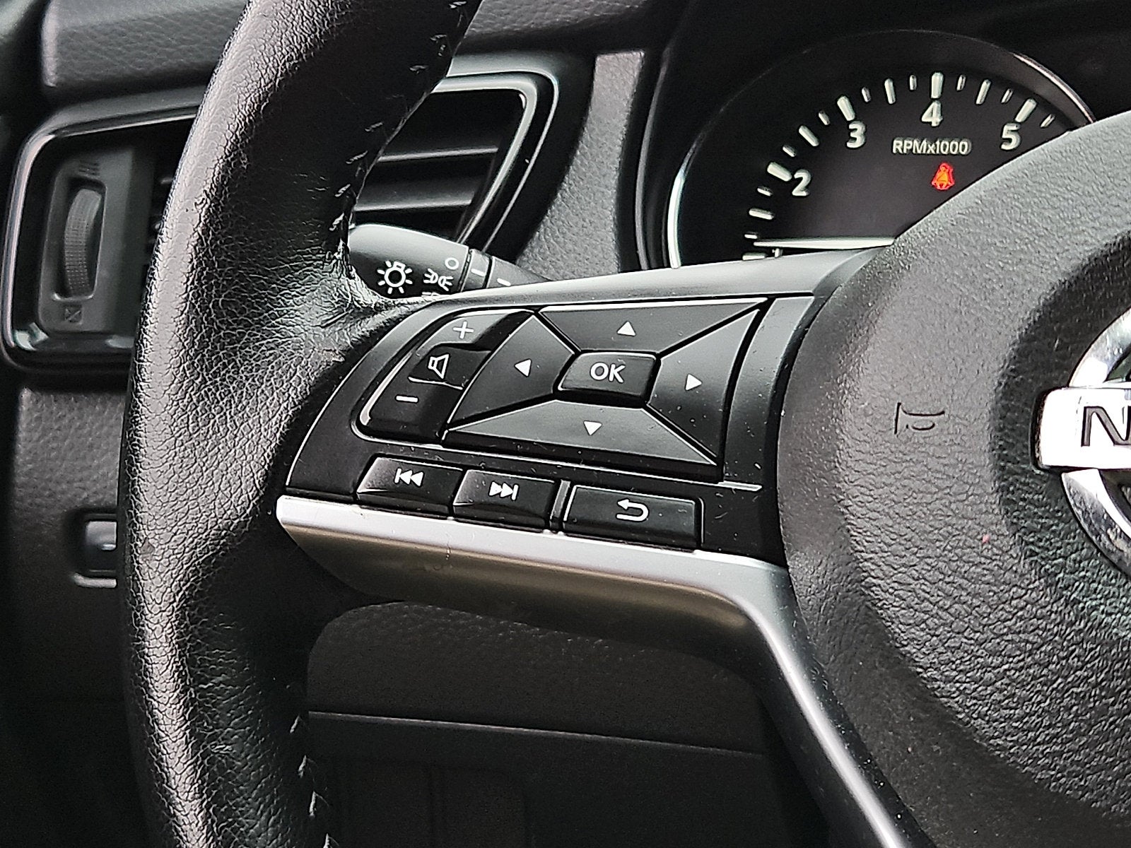 2020 Nissan Rogue Sport SV