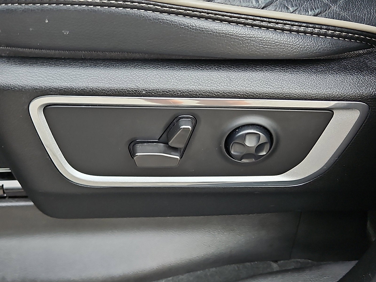 2021 RAM 1500 Laramie Crew Cab 4x4 5'7" Box