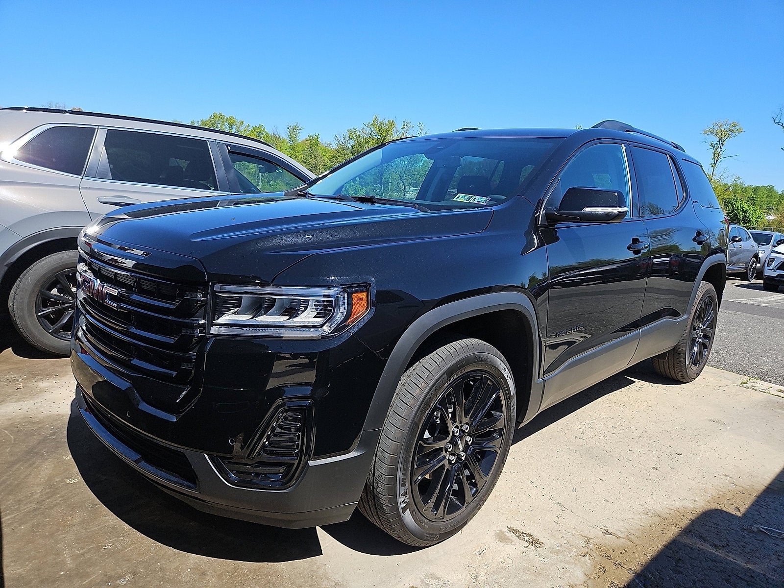 2023 GMC Acadia SLE