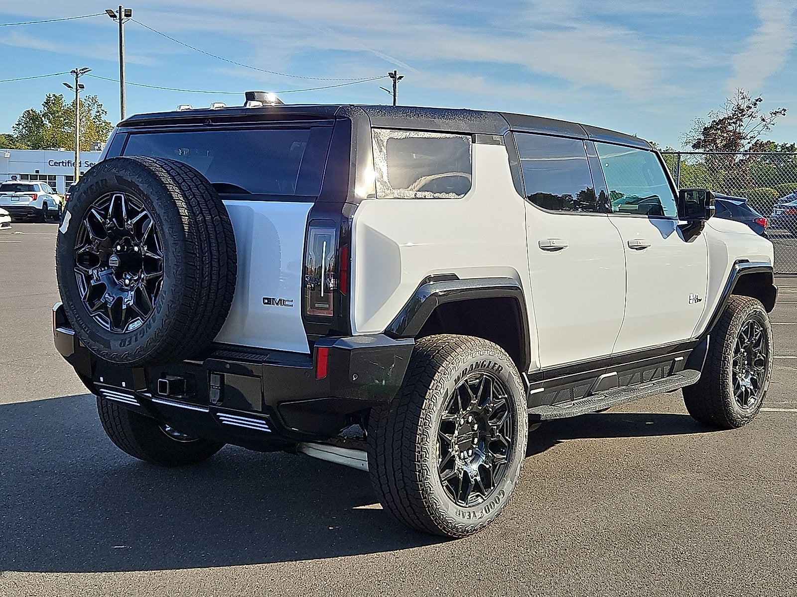 2026 GMC HUMMER EV SUV 2X