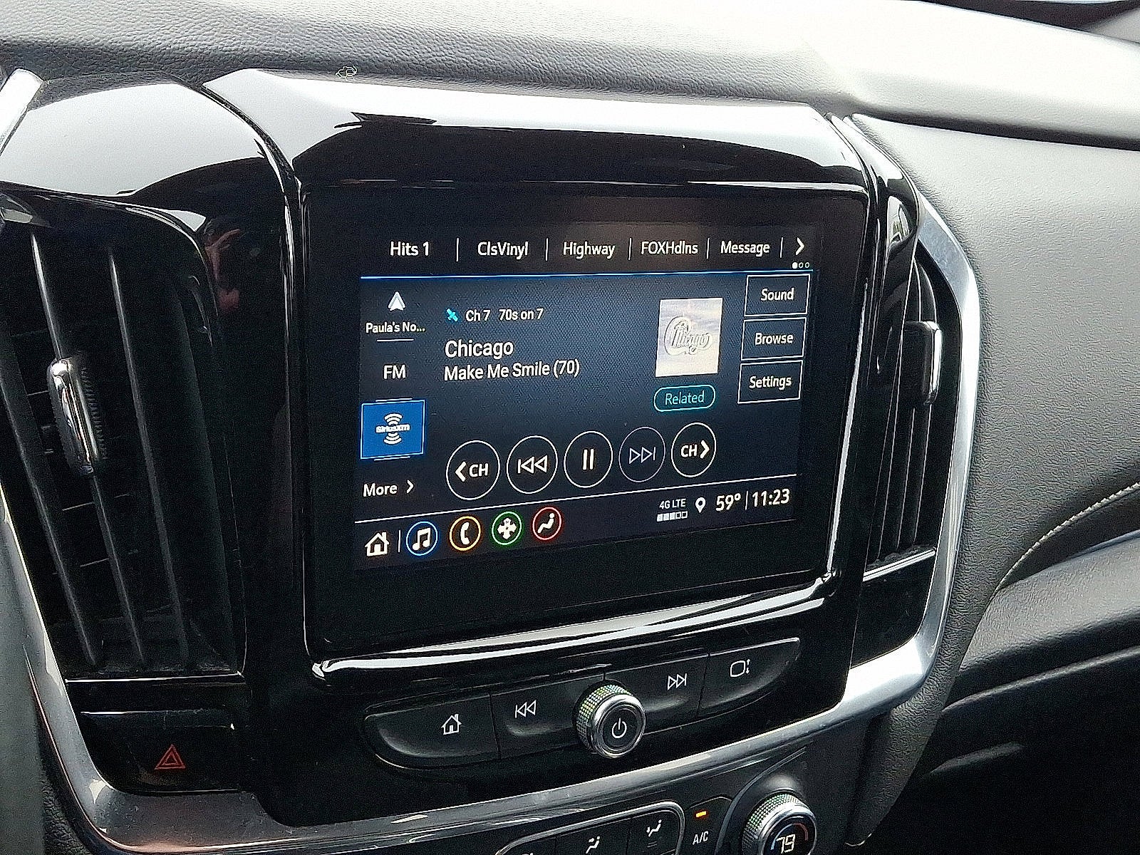 2023 Chevrolet Traverse LT Leather