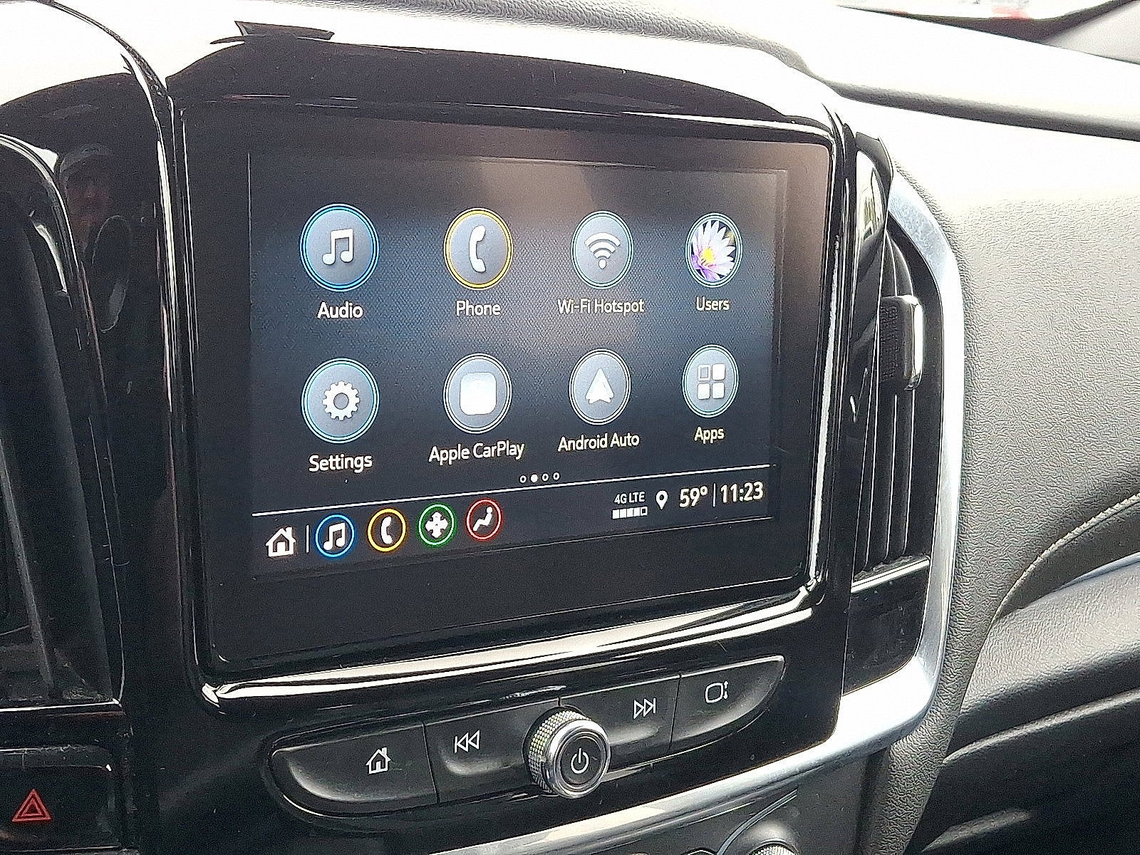 2023 Chevrolet Traverse LT Leather