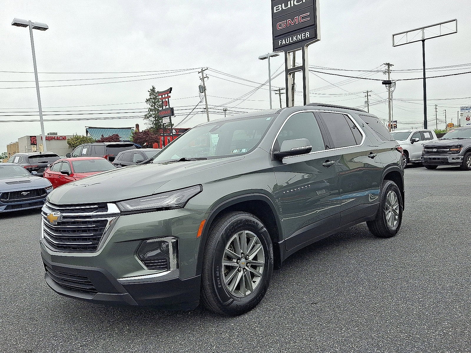 2023 Chevrolet Traverse LT Leather
