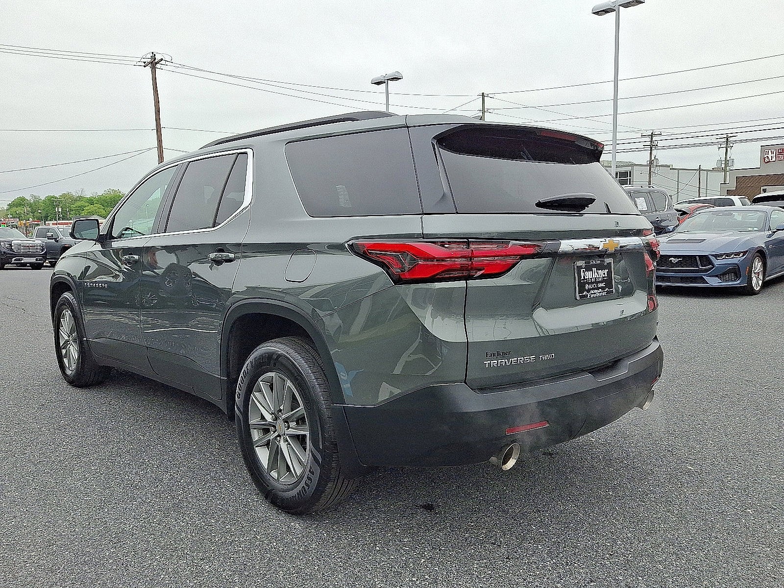 2023 Chevrolet Traverse LT Leather