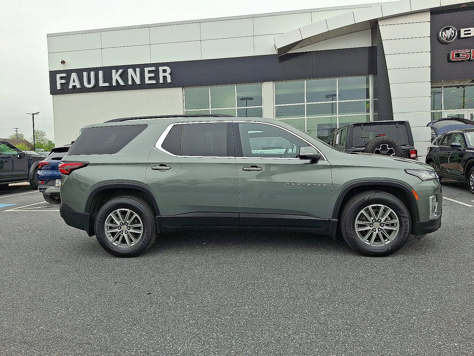 2023 Chevrolet Traverse LT Leather