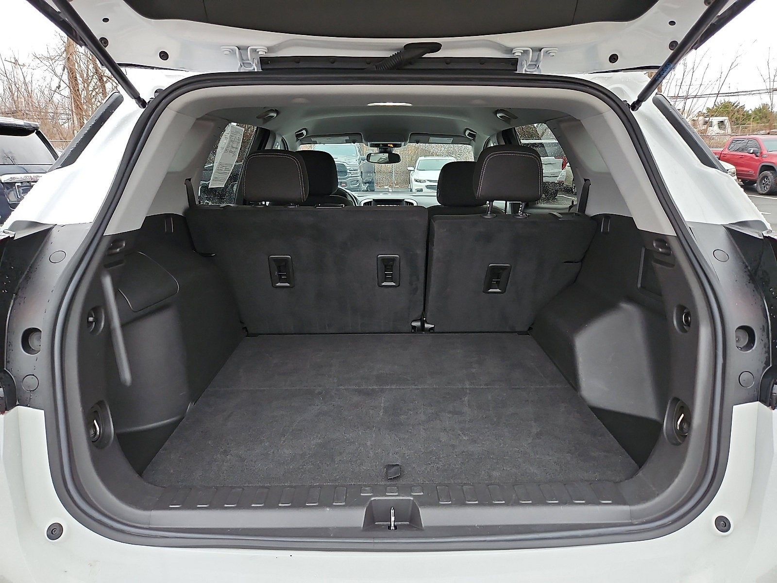 2024 GMC Terrain SLE - Photo 28