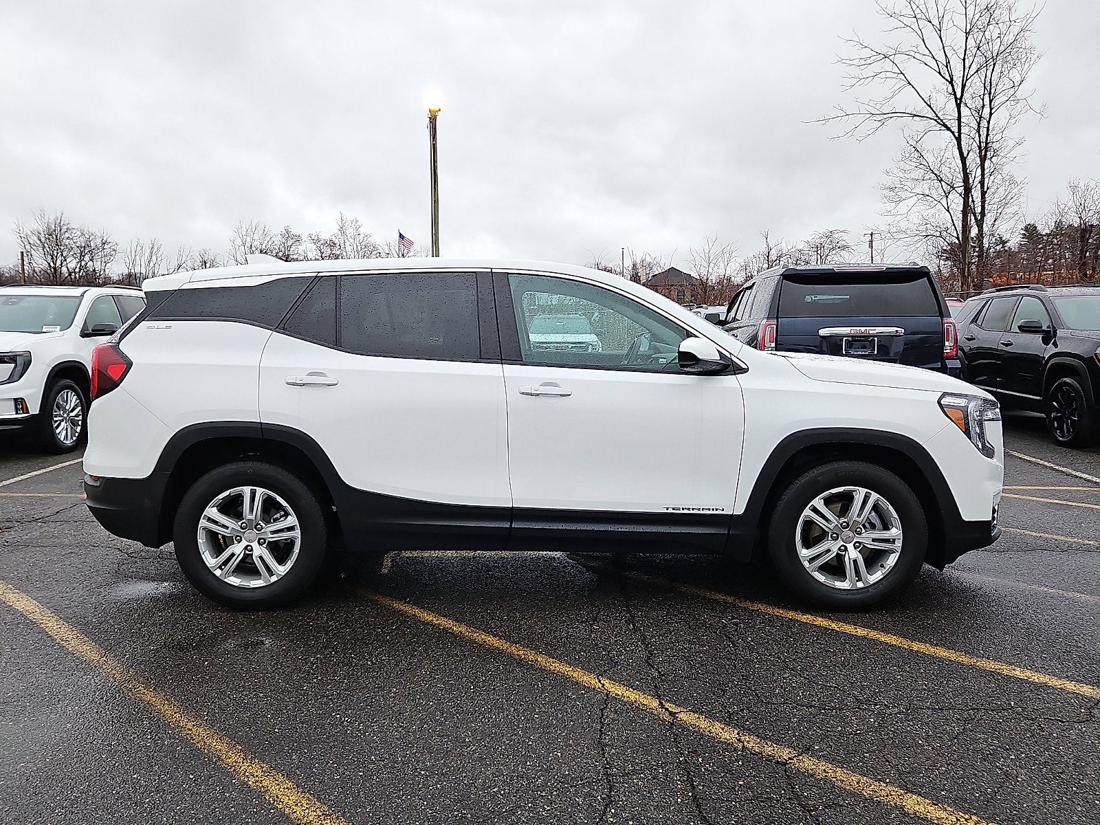 2024 GMC Terrain SLE - Photo 7