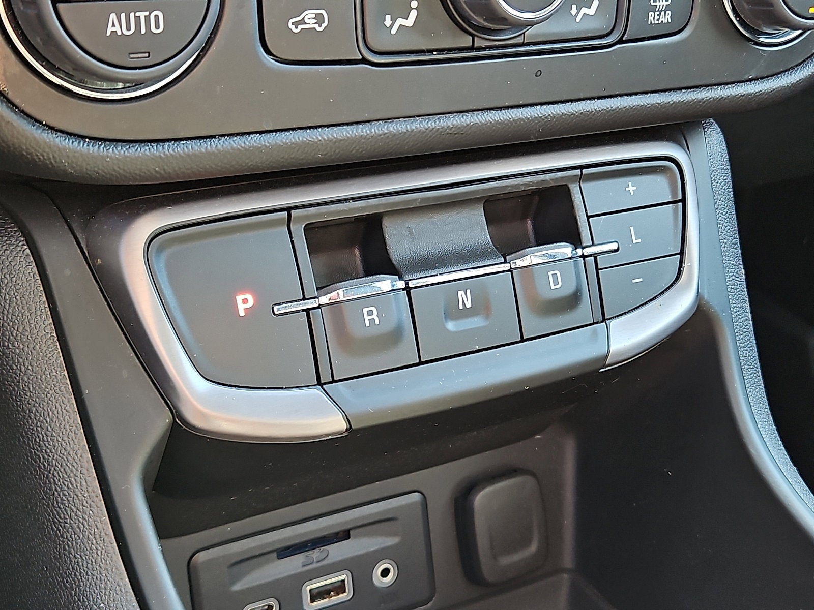 2023 GMC Terrain AT4