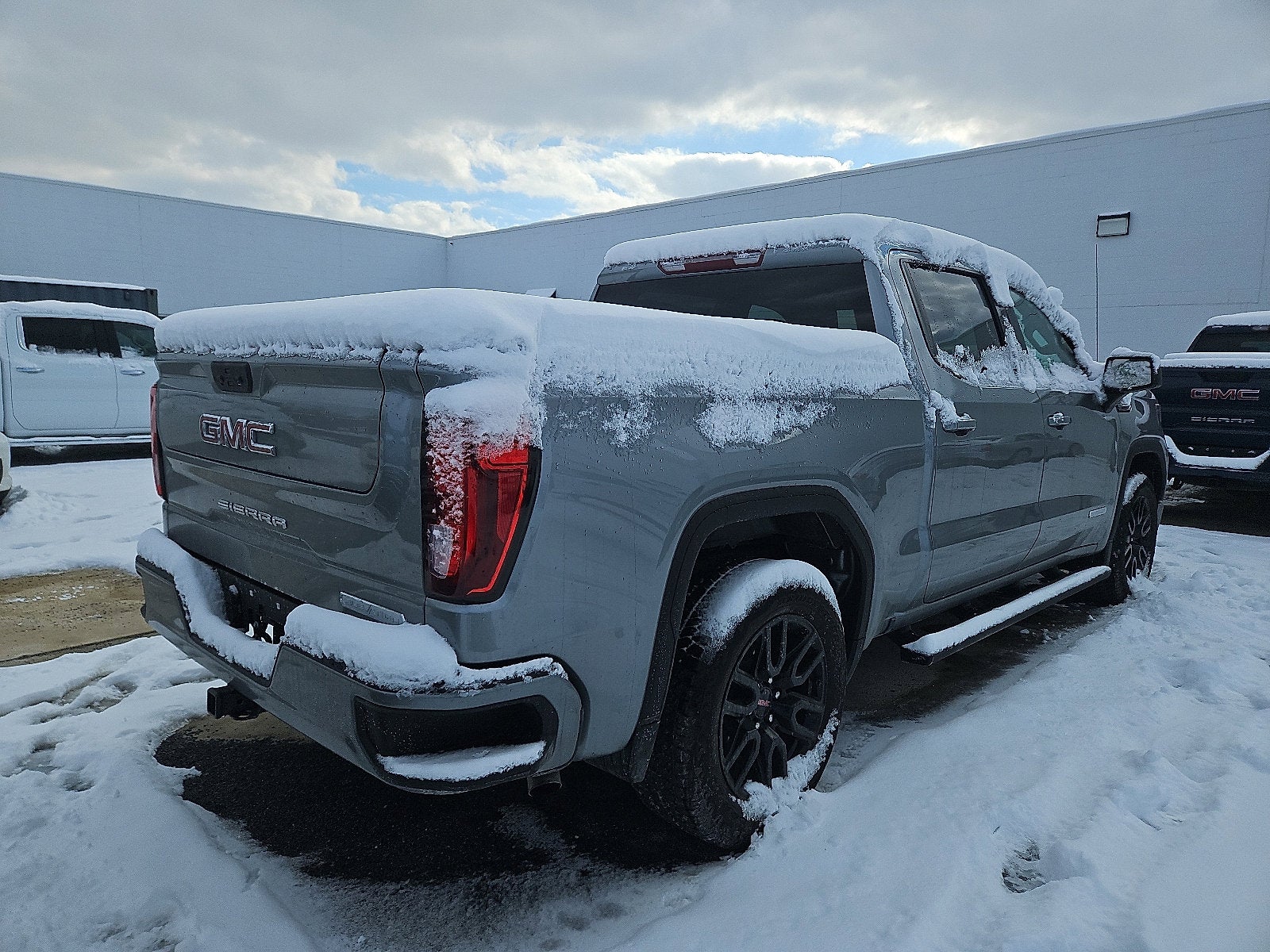 2025 GMC Sierra 1500 Elevation