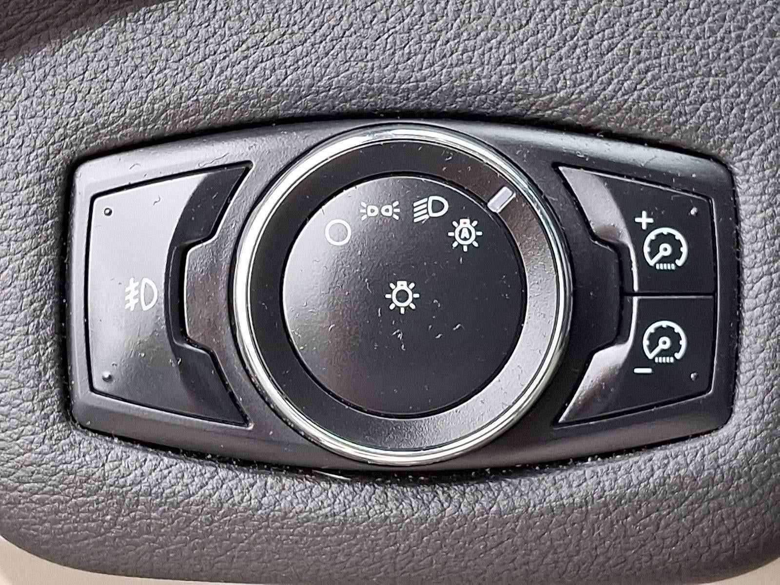 2013 Ford C-Max Hybrid 5dr HB SEL