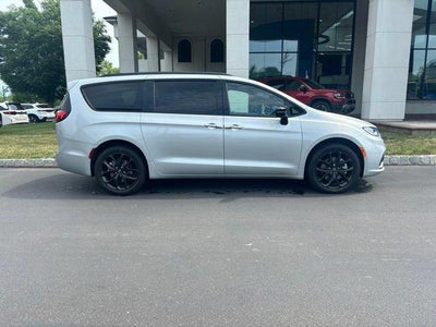 2026 Chrysler Pacifica Limited AWD