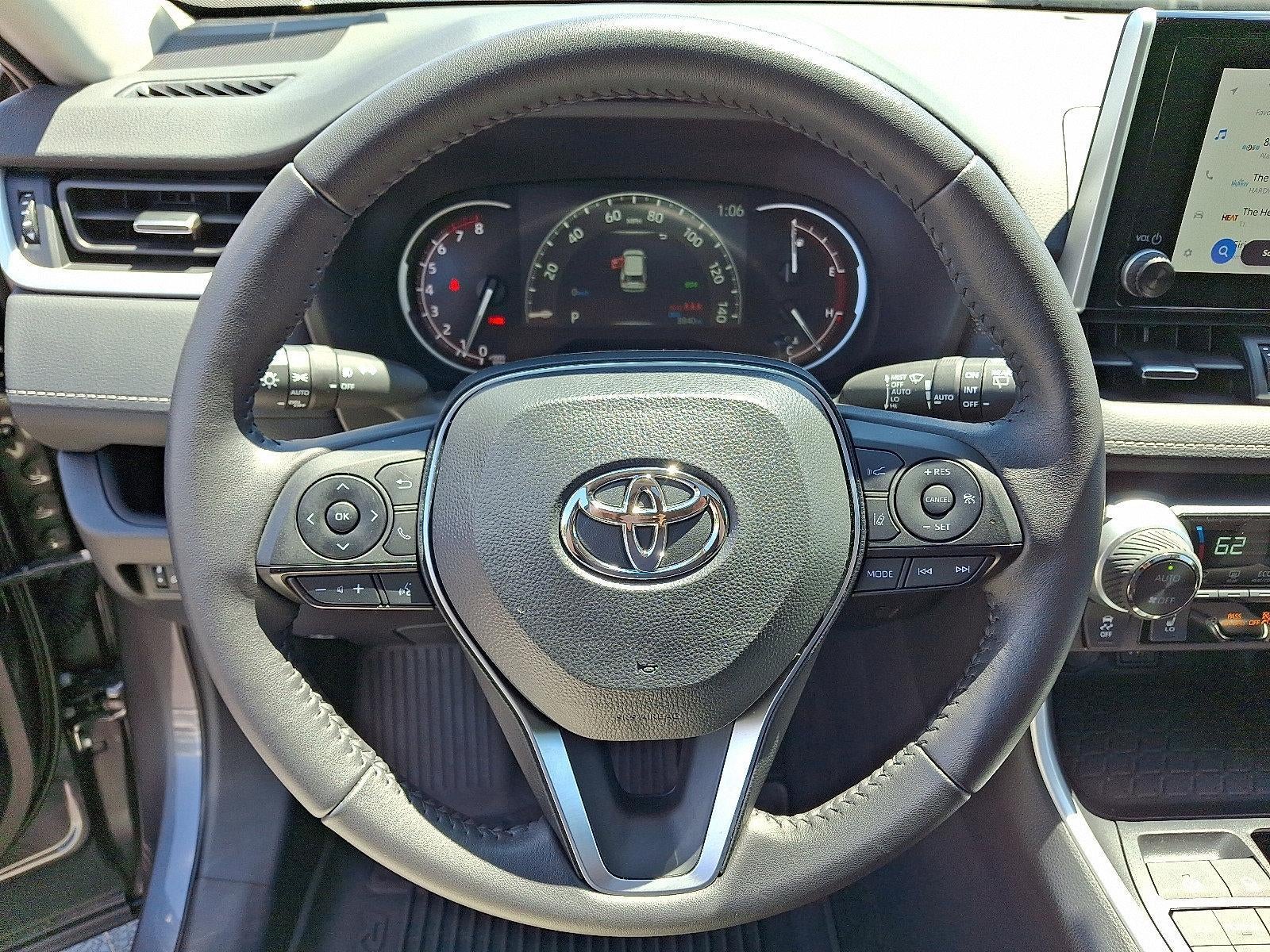 2025 Toyota RAV4 XLE Premium AWD (Natl)