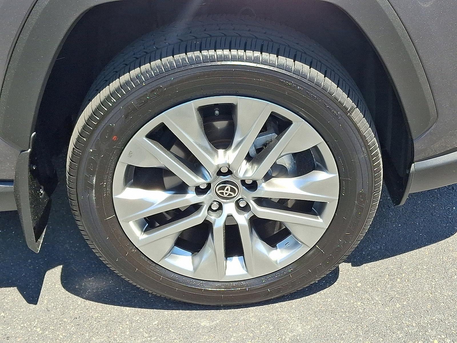 2025 Toyota RAV4 XLE Premium AWD (Natl)