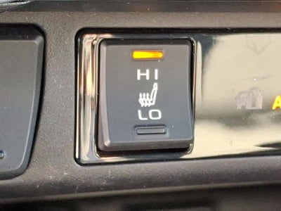 2025 Toyota RAV4 XLE Premium AWD (Natl)