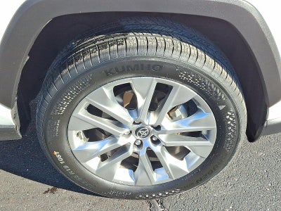 2025 Toyota RAV4 XLE Premium AWD (Natl)