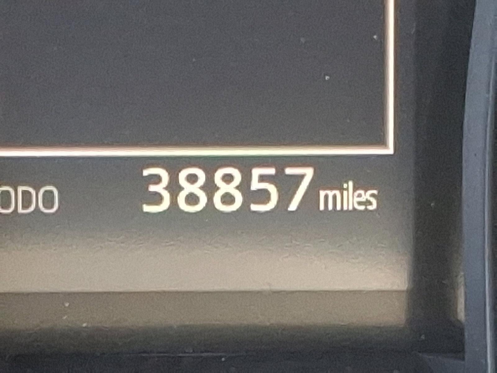 2020 Toyota Camry LE Auto (Natl)