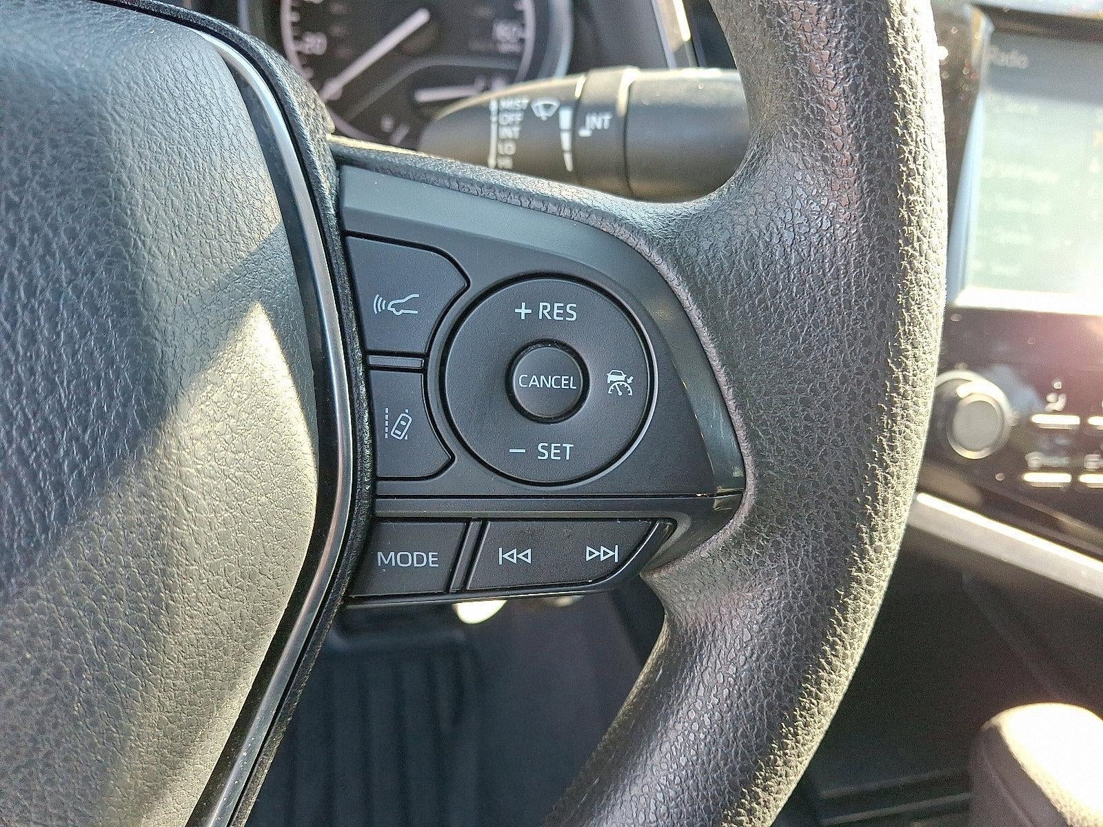 2020 Toyota Camry LE Auto (Natl)