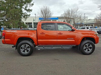 2017 Toyota Tacoma TRD Off Road Double Cab 5' Bed V6 4x4 MT (Natl)