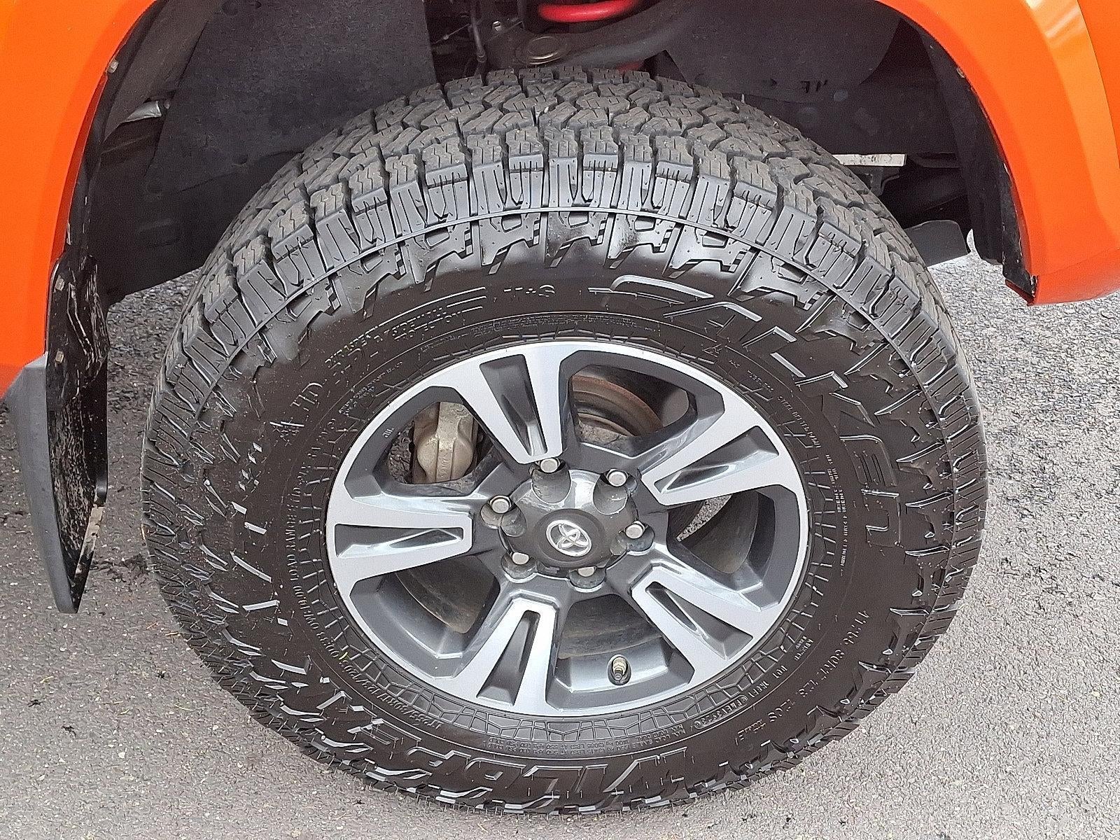 2017 Toyota Tacoma TRD Off Road Double Cab 5' Bed V6 4x4 MT (Natl)