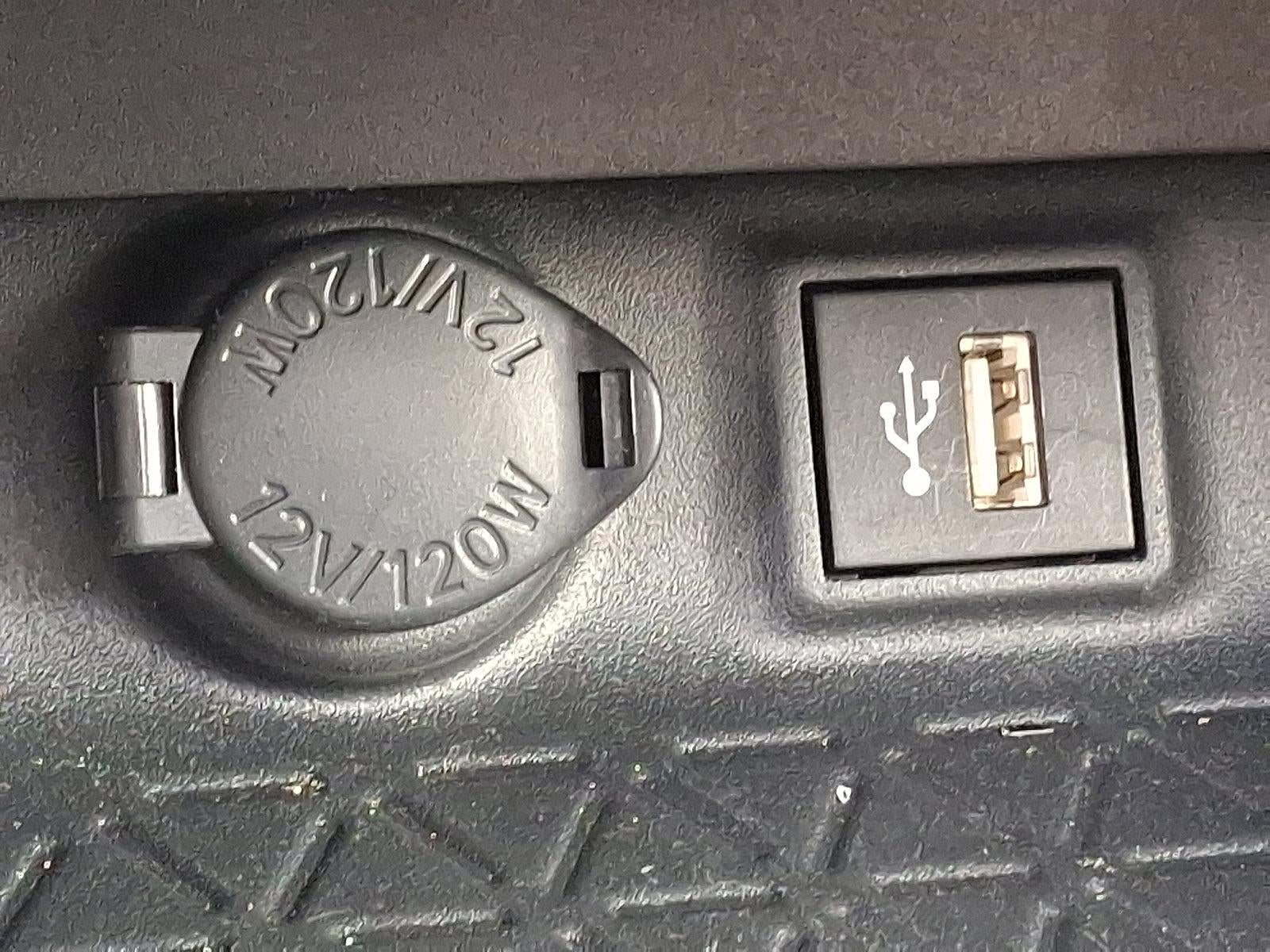 2025 Toyota RAV4 Hybrid XLE AWD (Natl)