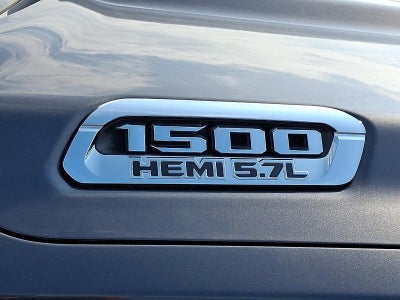 2020 RAM 1500 Laramie 4x4 Crew Cab 5'7" Box