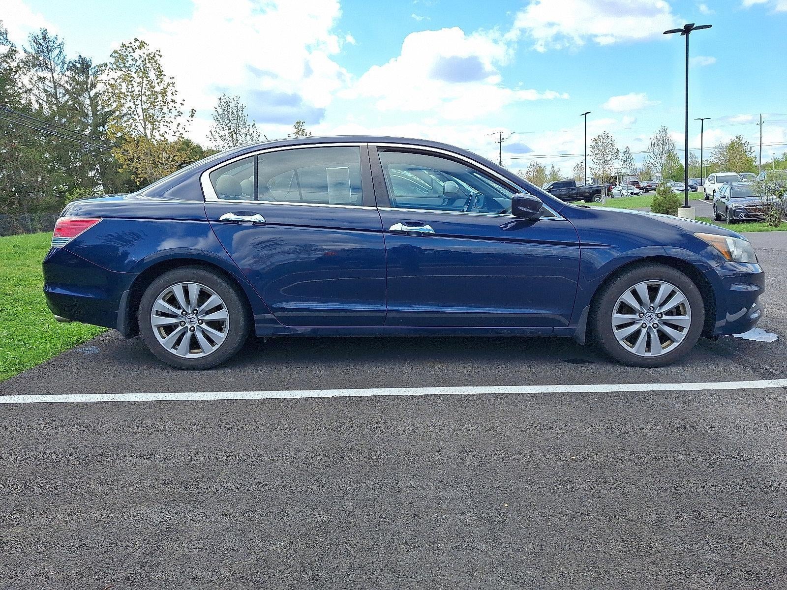 2011 Honda Accord Sedan EX-L V6 Automatic with Navigation
