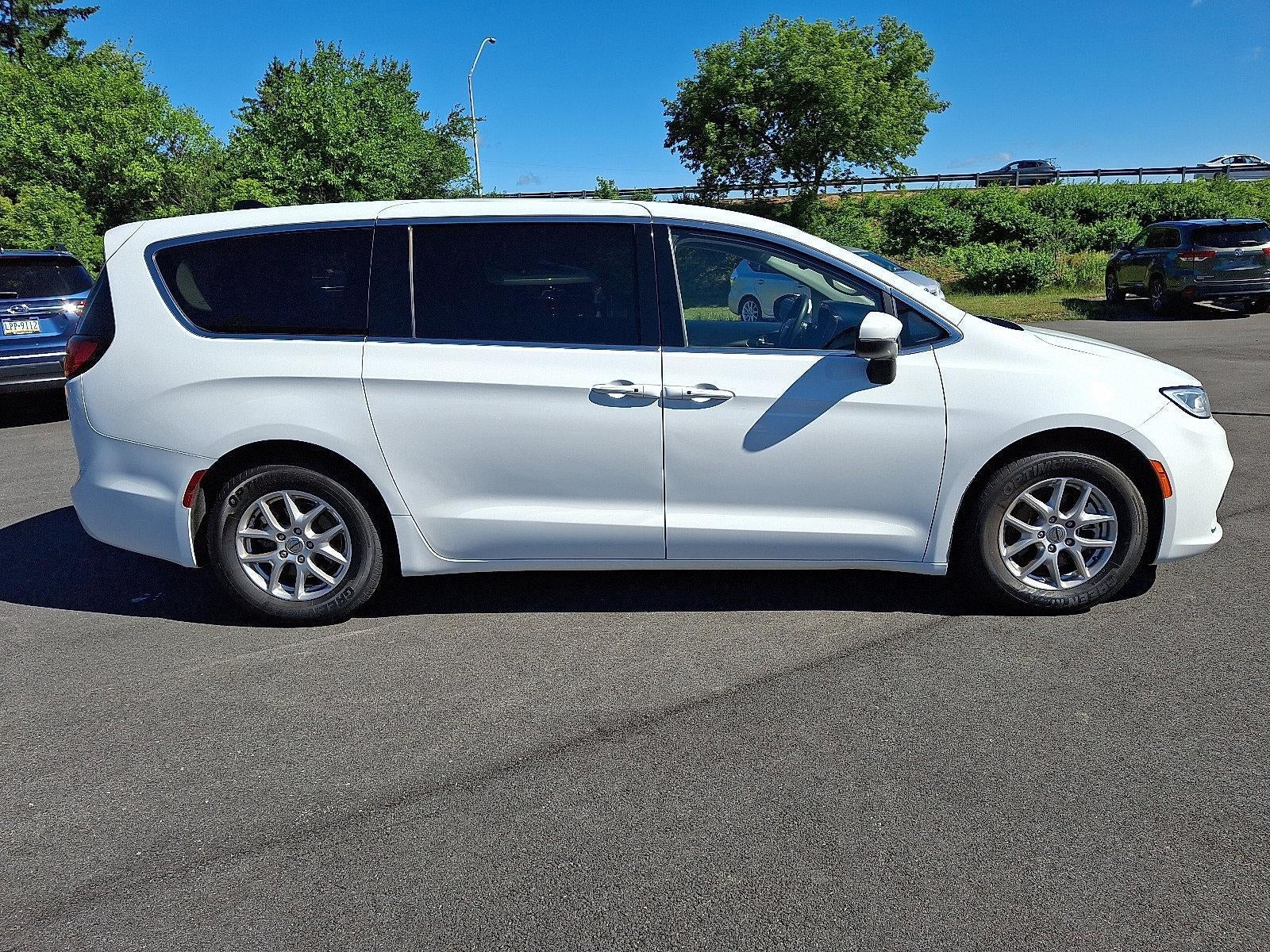 2023 Chrysler Pacifica Touring L FWD