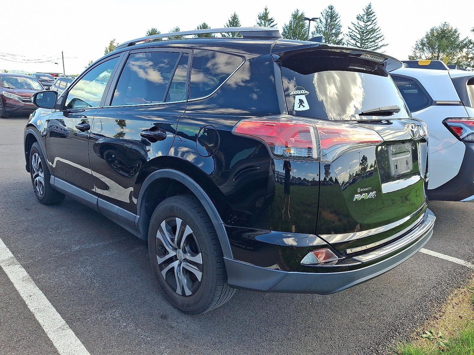 2017 Toyota RAV4 LE AWD (Natl)