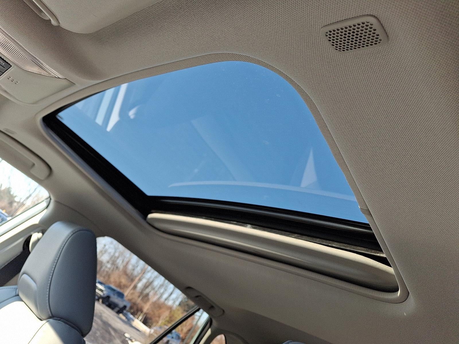 2023 Toyota RAV4 Hybrid XLE Premium AWD (Natl)