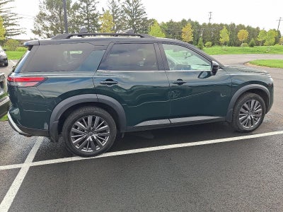 2023 Nissan Pathfinder SL 4WD