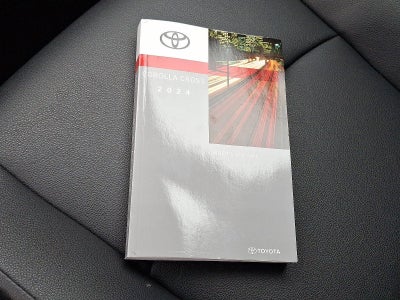 2024 Toyota Corolla Cross XLE 4WD (Natl)