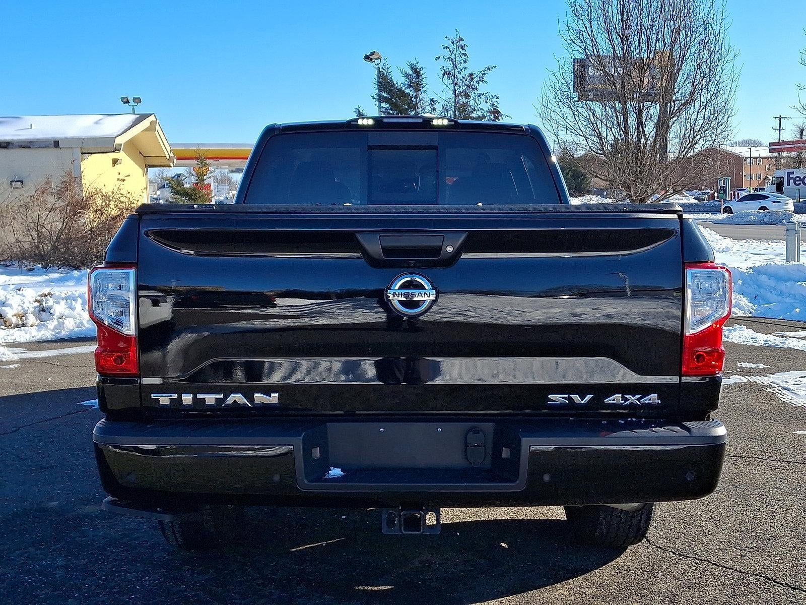 2021 Nissan Titan 4x4 Crew Cab SV