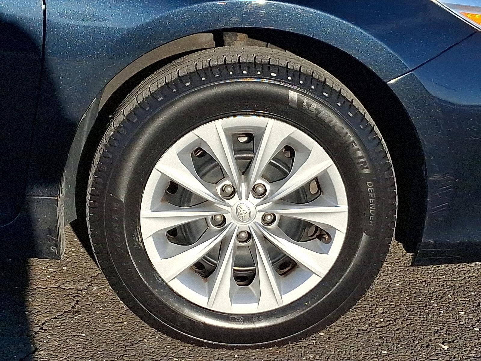 2017 Toyota Camry LE Auto (SE)