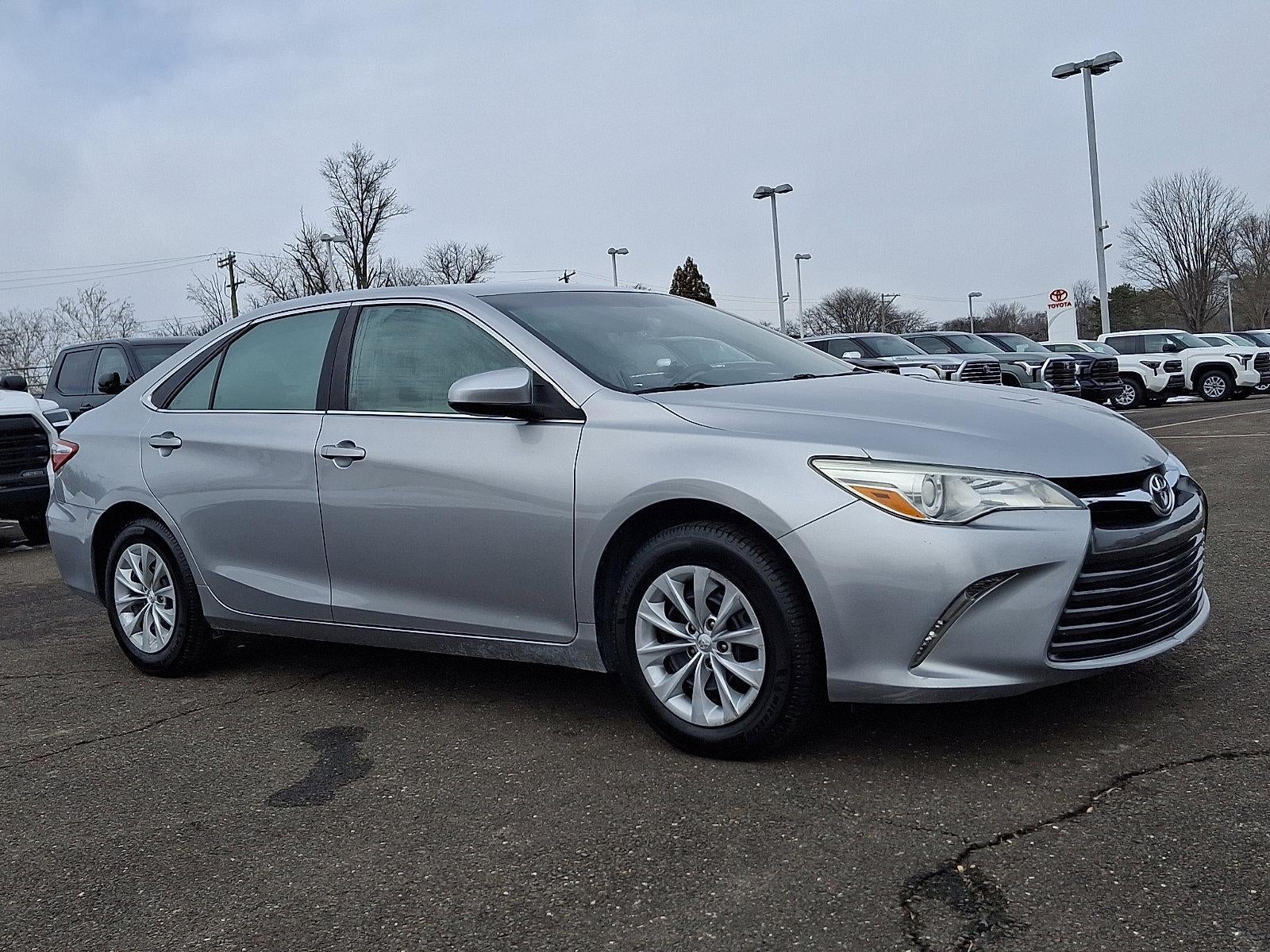 2015 Toyota Camry 4dr Sdn I4 Auto LE (Natl)