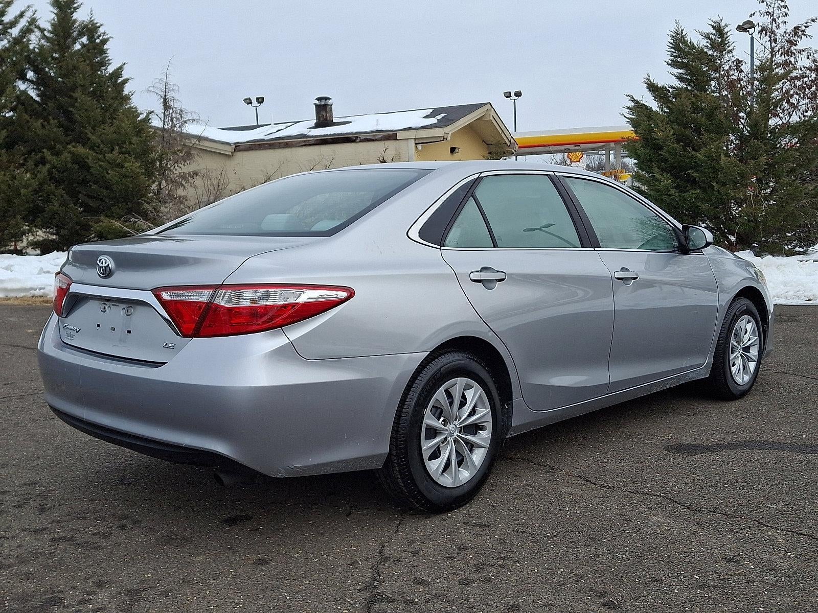 2015 Toyota Camry 4dr Sdn I4 Auto LE (Natl)