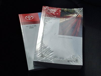 2025 Toyota Sequoia Capstone 4WD (Natl)