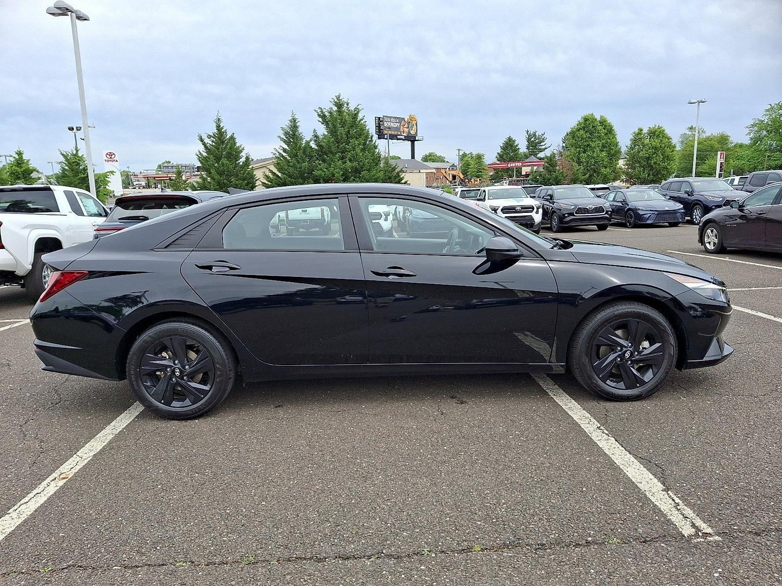 2023 Hyundai ELANTRA SEL IVT