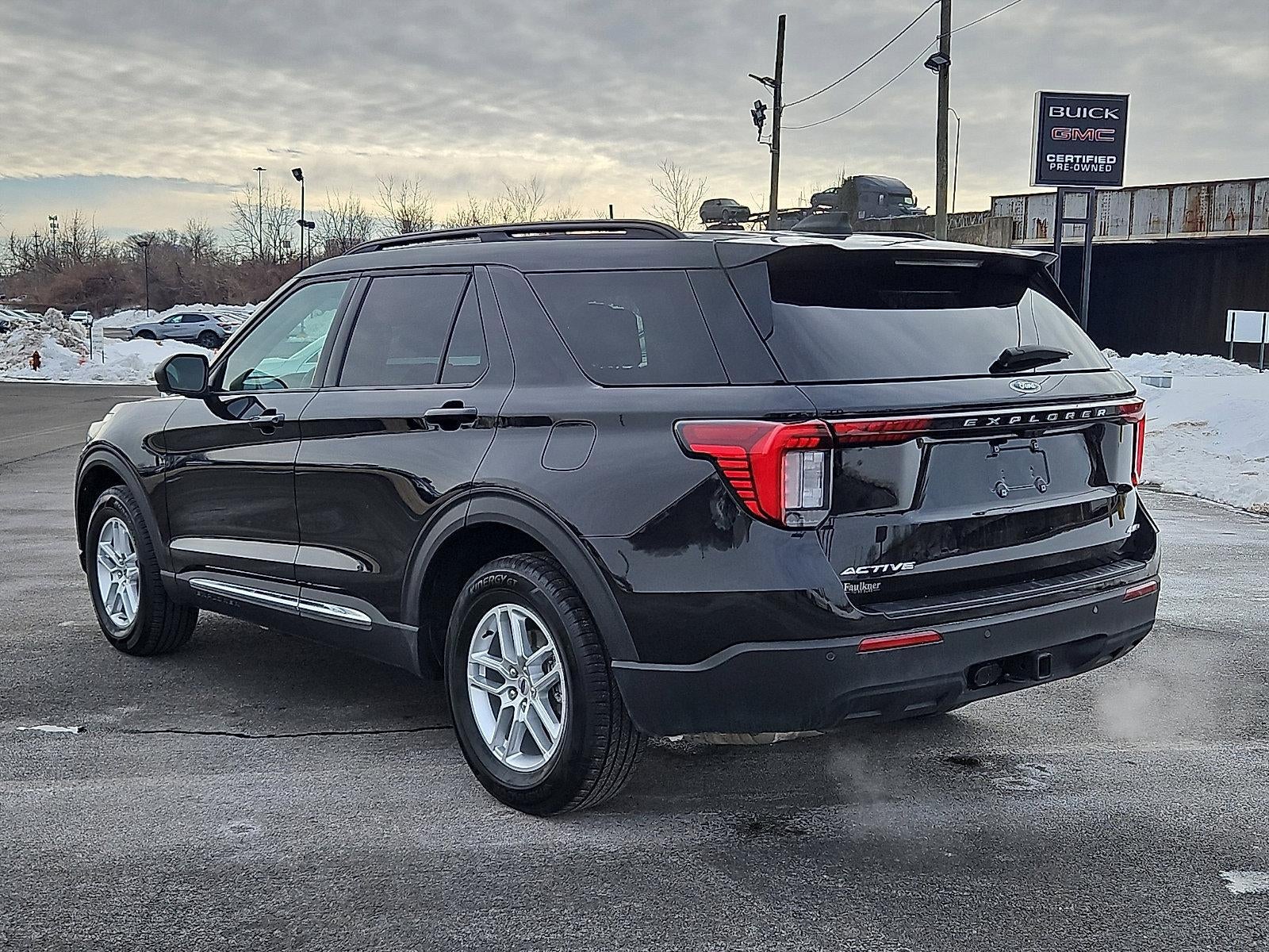2025 Ford Explorer Active 4WD
