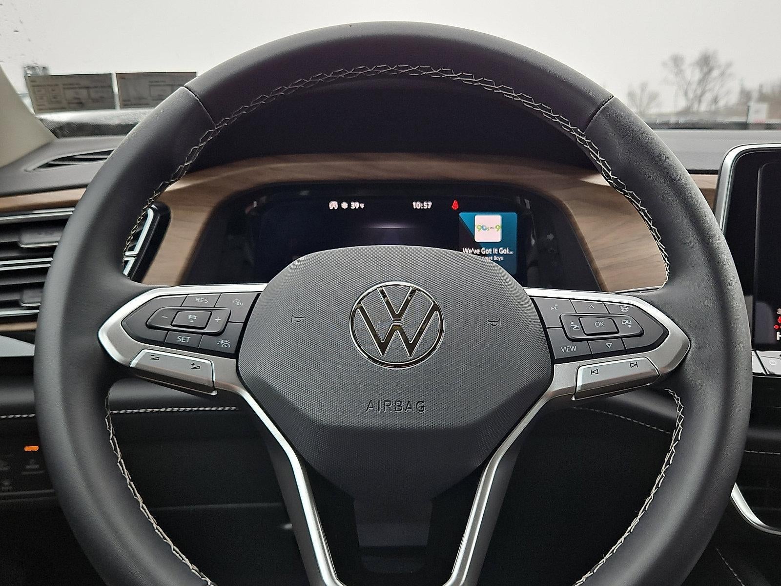 2025 Volkswagen Atlas 2.0T SE w/Technology 4MOTION