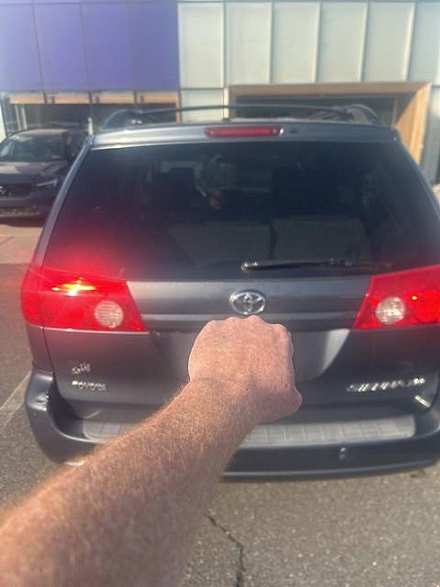 2010 Toyota Sienna 5dr 7-Pass Van XLE FWD (Natl)