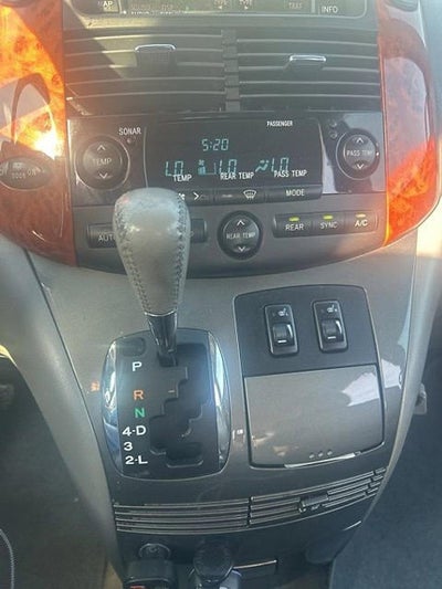 2010 Toyota Sienna 5dr 7-Pass Van XLE FWD (Natl)