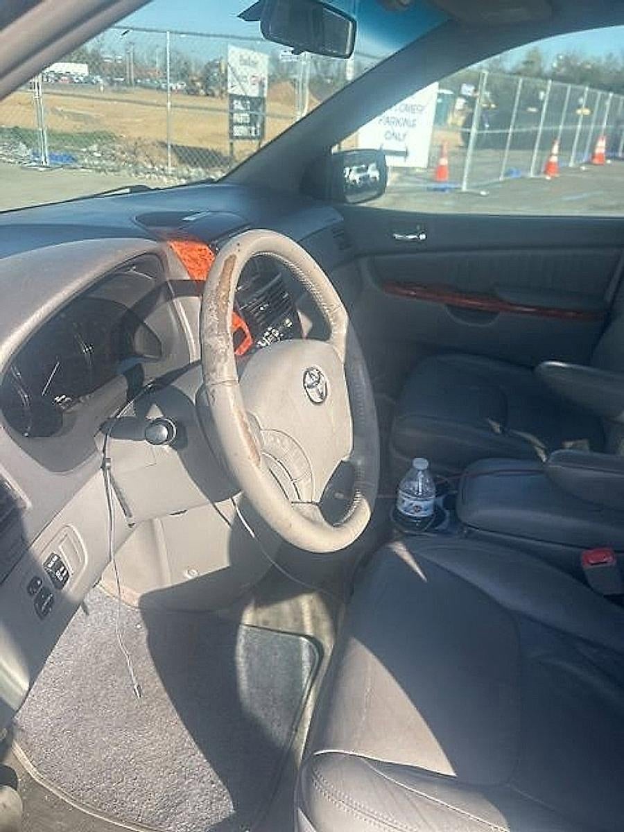 2010 Toyota Sienna 5dr 7-Pass Van XLE FWD (Natl)